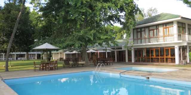 The Lakeside hotel in Anuradhapura