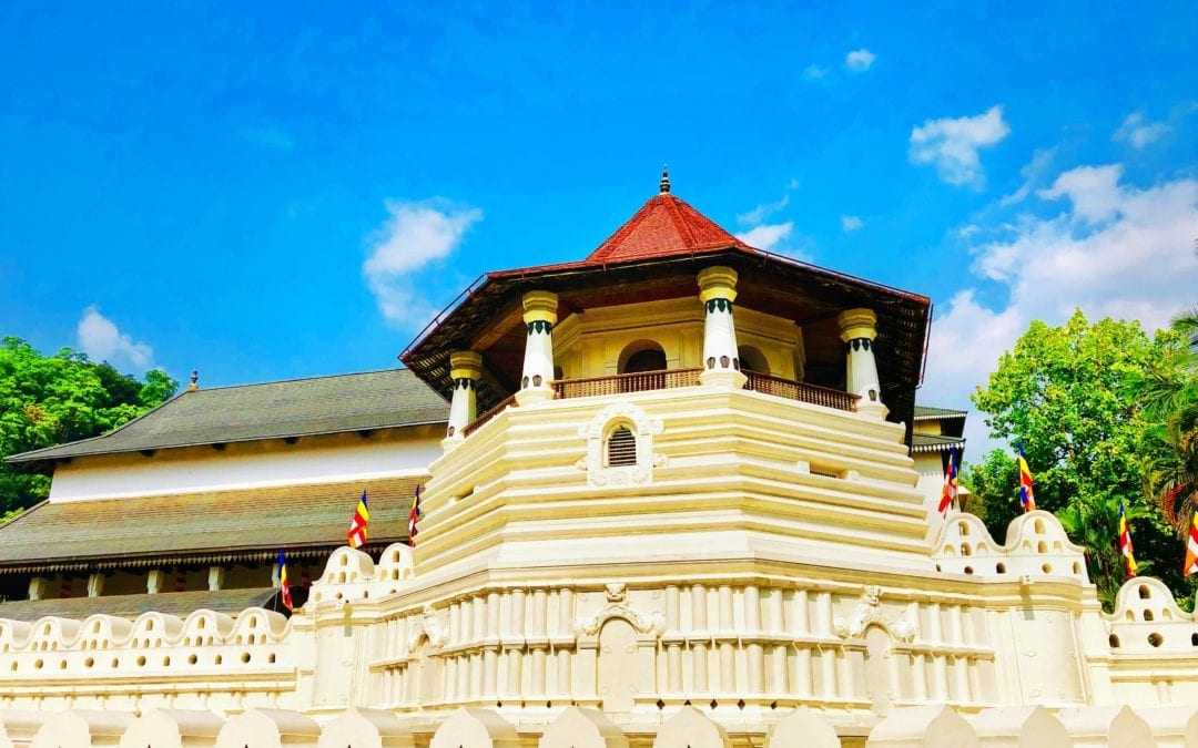 Tour of the Temple of the Tooth Relic in Kandy