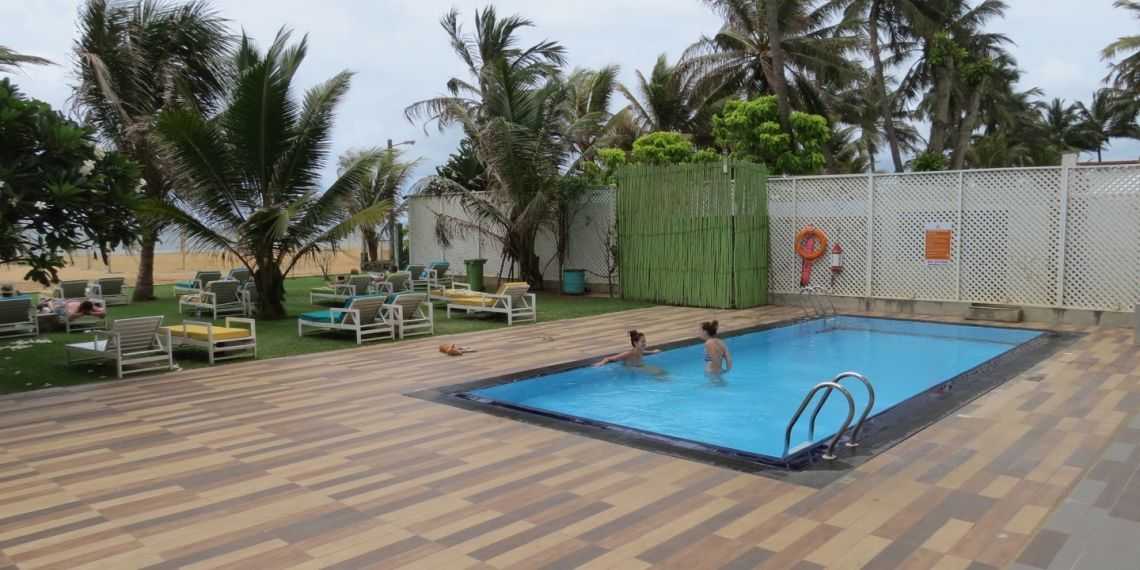 Budget ‘Hotel J’ on Negombo beach