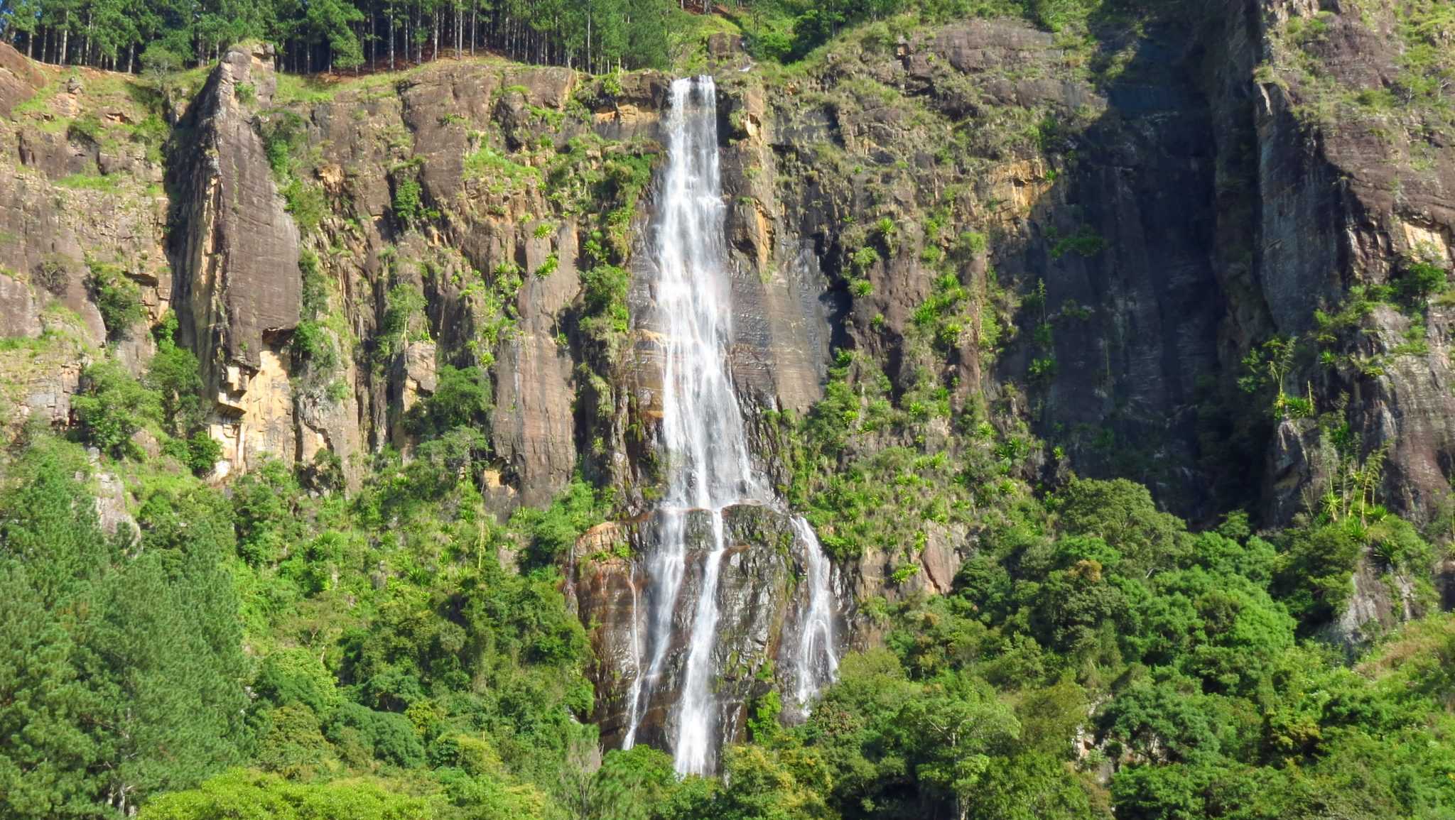 Bambarakanda Falls – The tallest Waterfall in Sri Lanka