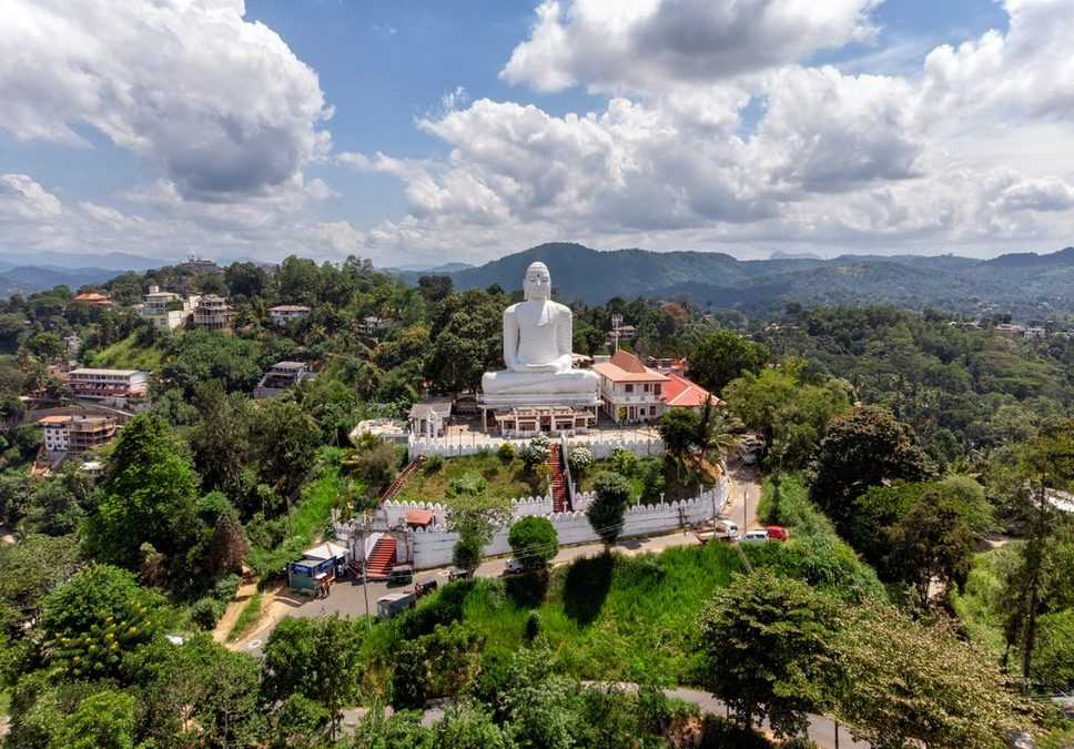 Visit the historical City of Sri Lanka- Kandy